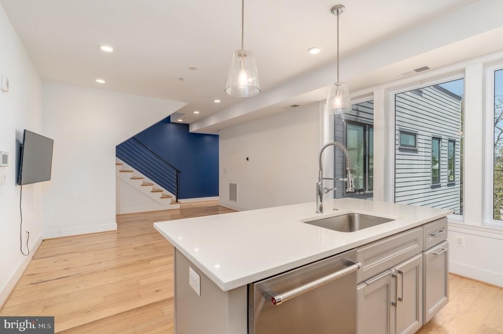 811 Upshur Street Nw - Photo 10