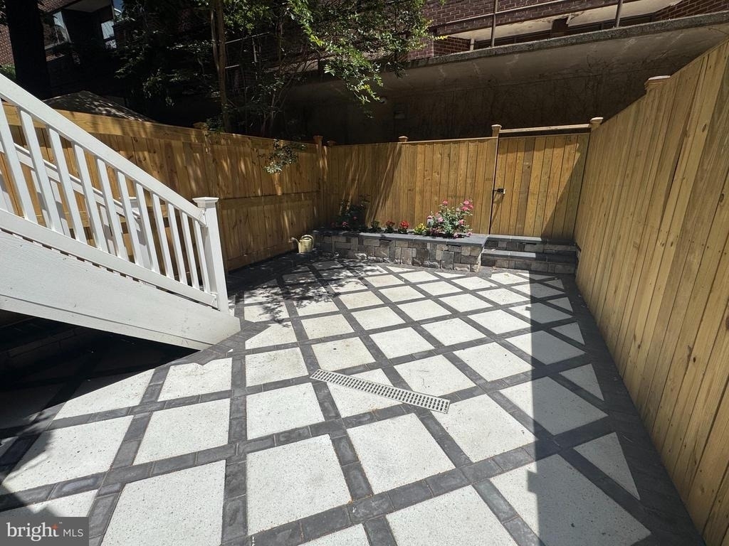 1025 30th Street Nw - Photo 26