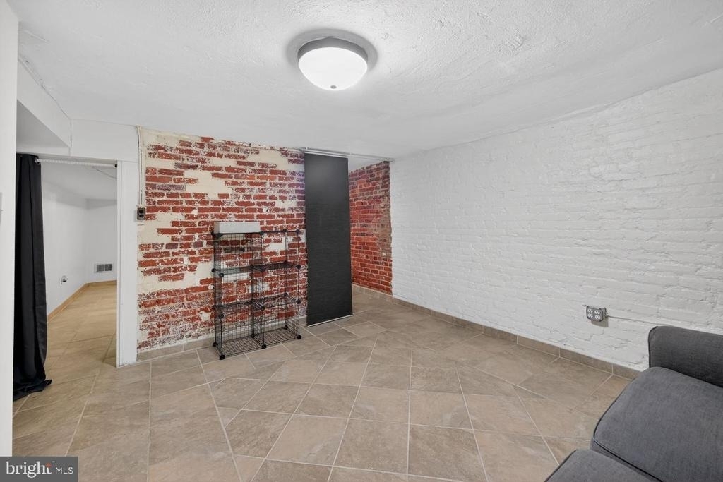 1025 30th Street Nw - Photo 19