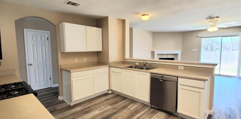 3922 Haleys Way - Photo 11