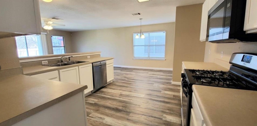 3922 Haleys Way - Photo 6