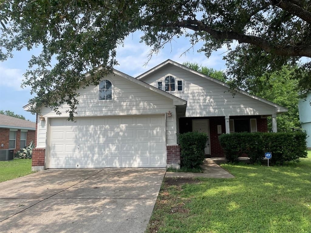 223 Nicole Way - Photo 0