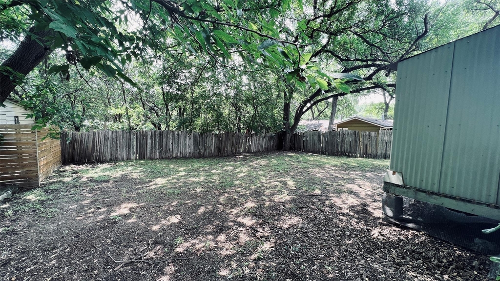 703 Upson St - Photo 8