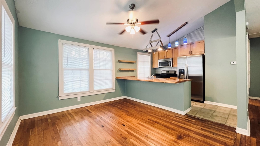 703 Upson St - Photo 1