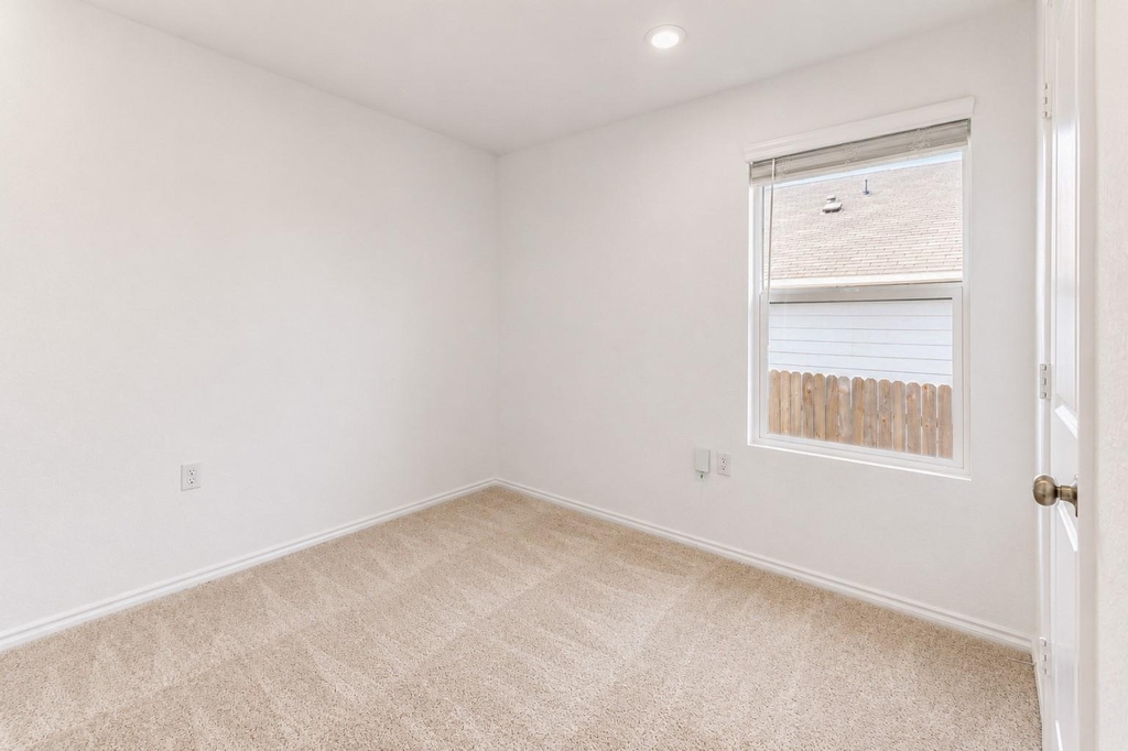 2612 Schwartz Ln - Photo 11