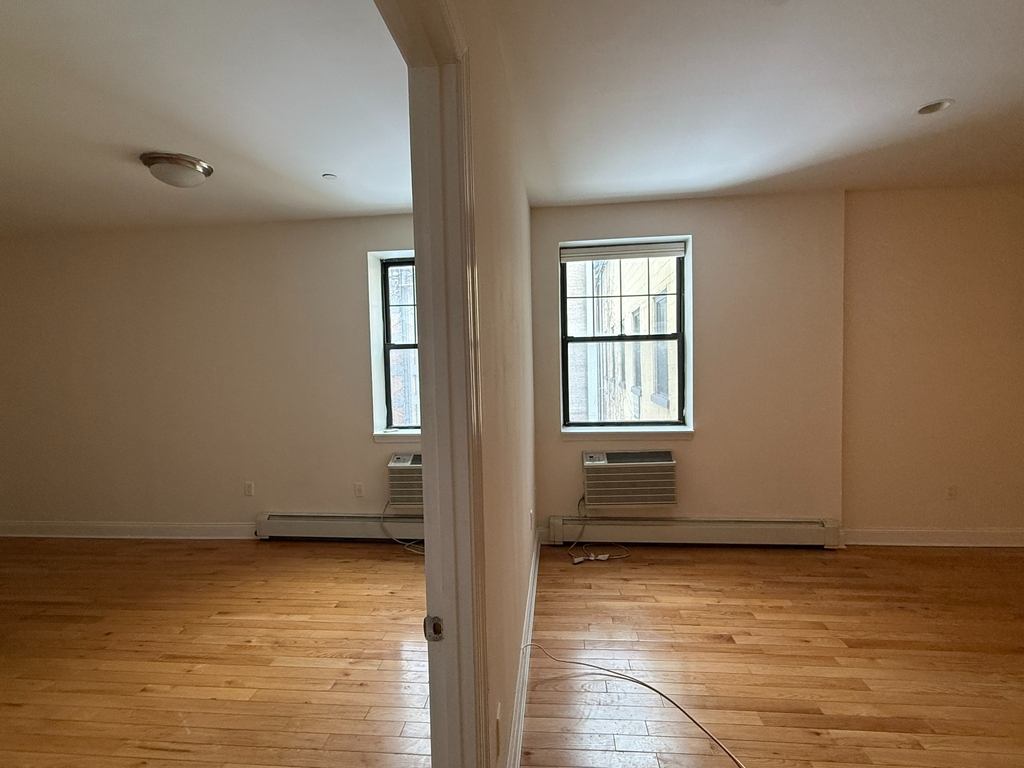 101 Clinton Street - Photo 5