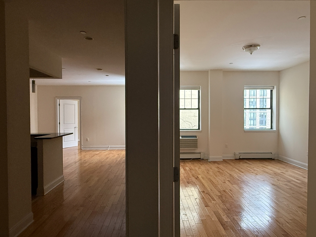 101 Clinton Street - Photo 2