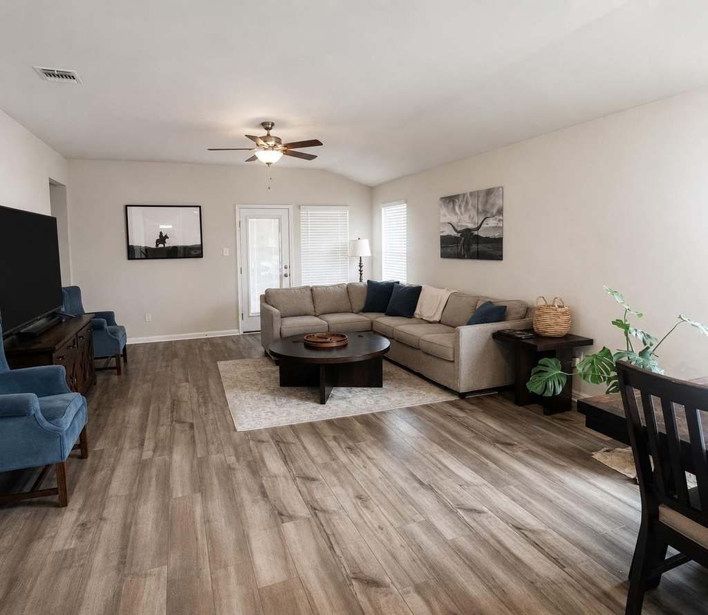 101 Javans Nest - Photo 3
