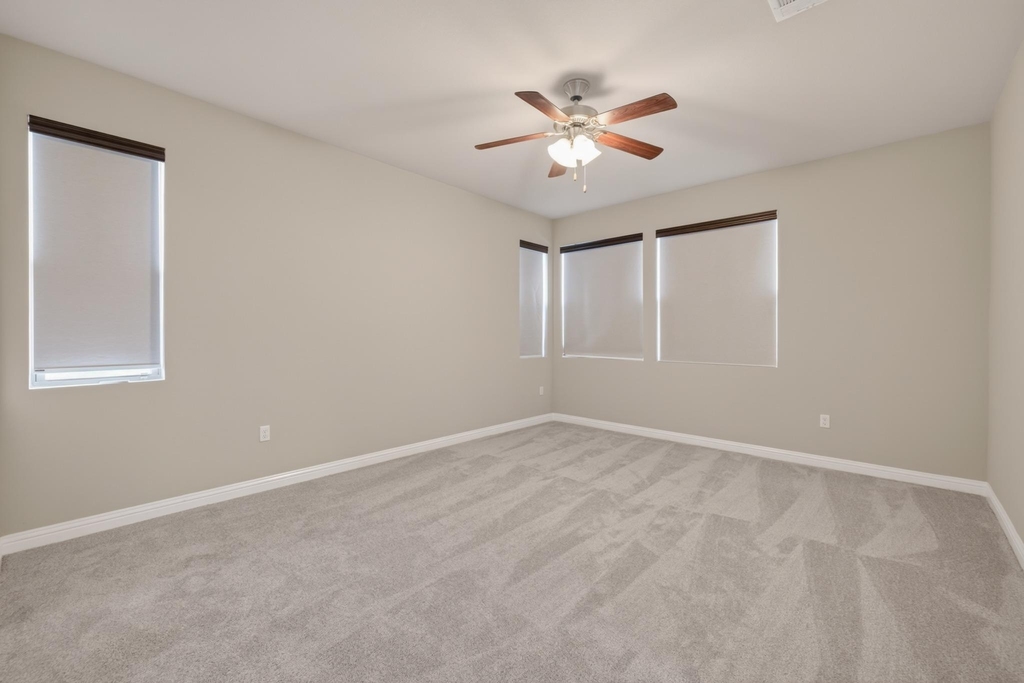 1501 Lawrence St - Photo 14