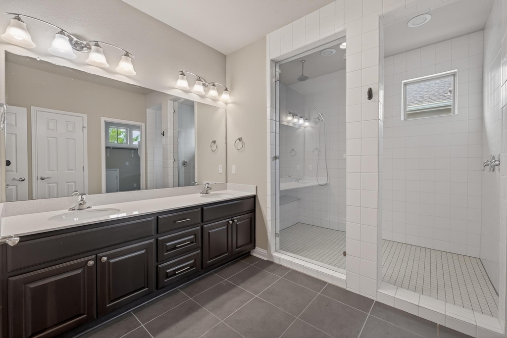1501 Lawrence St - Photo 16