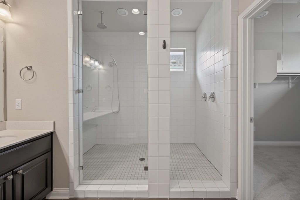 1501 Lawrence St - Photo 17