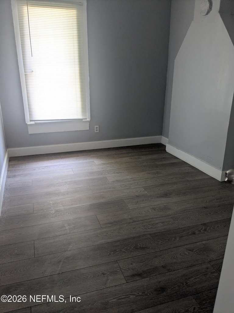 1911 W 3rd Street - Photo 6