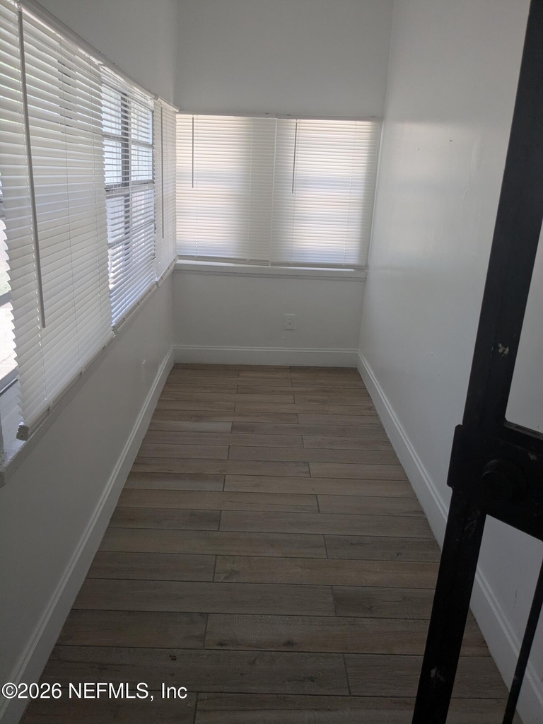 1911 W 3rd Street - Photo 1
