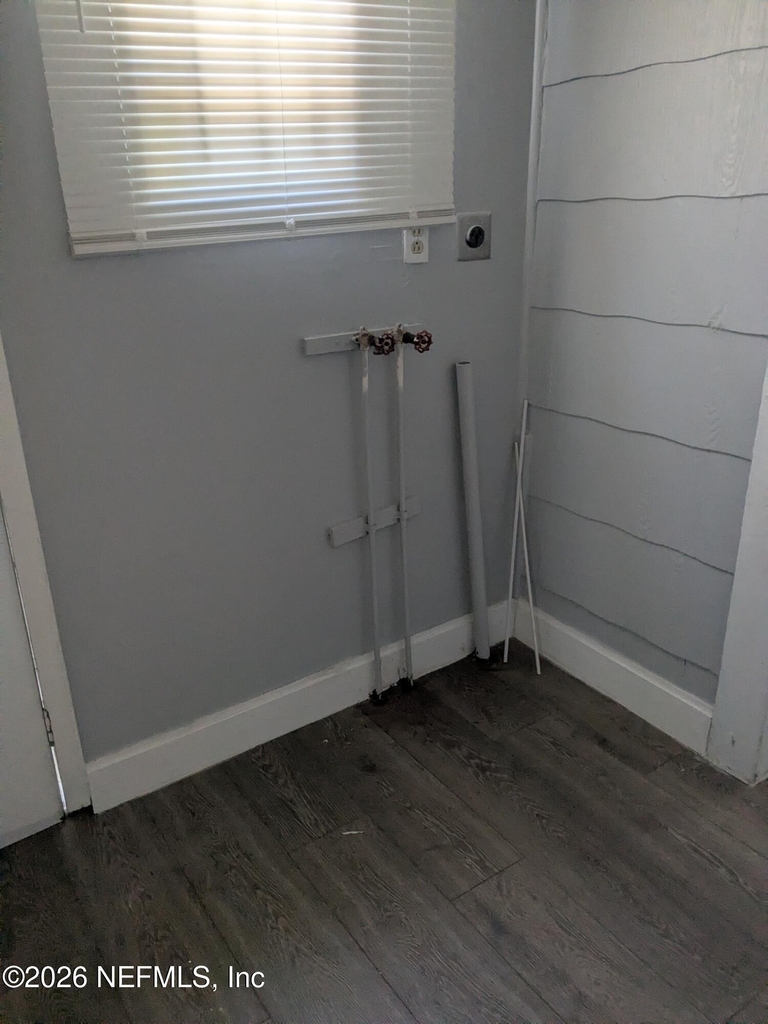 1911 W 3rd Street - Photo 9