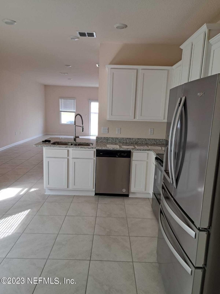 213 Pasadena Drive - Photo 5