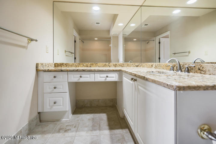 400 E Bay Street - Photo 62