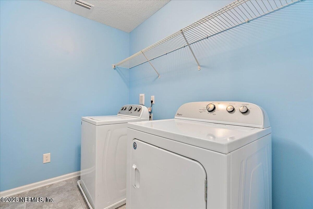 526 Richmond Drive - Photo 9