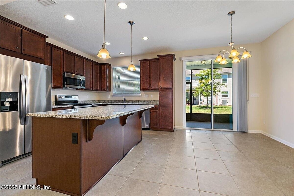 526 Richmond Drive - Photo 4