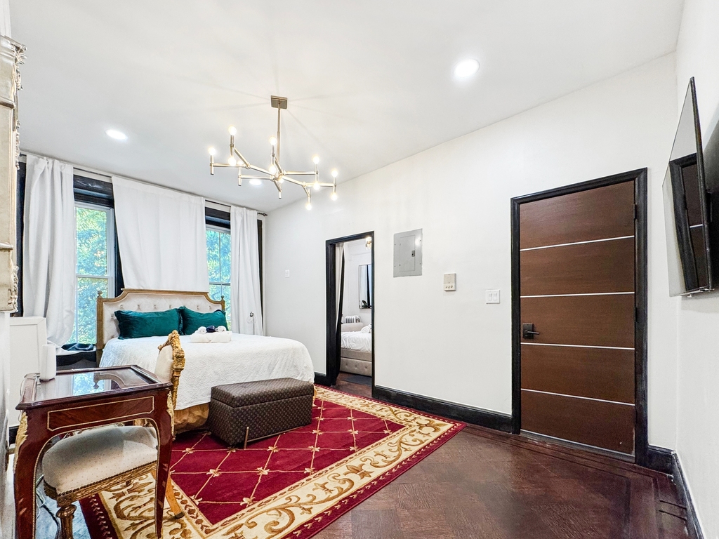 248 Vernon Avenue - Photo 1
