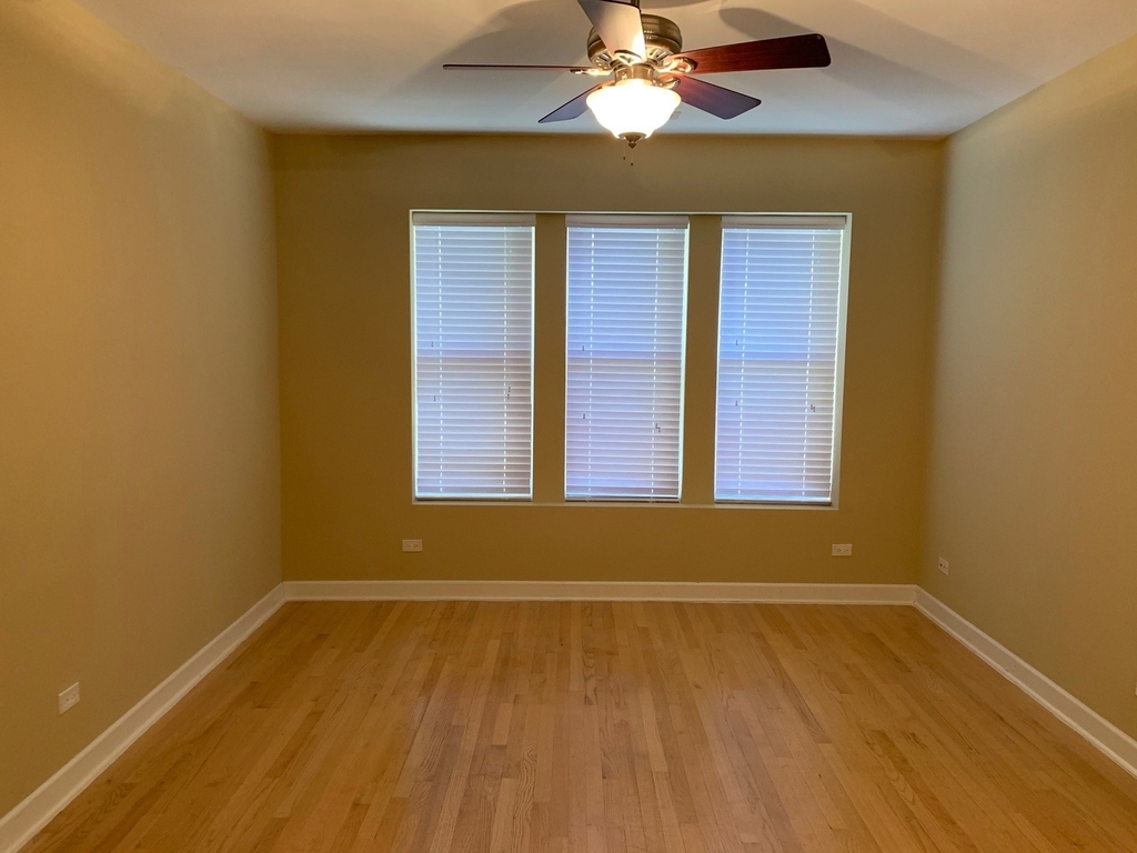 7406 N Damen Avenue - Photo 8