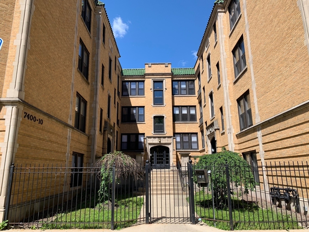 7406 N Damen Avenue - Photo 13