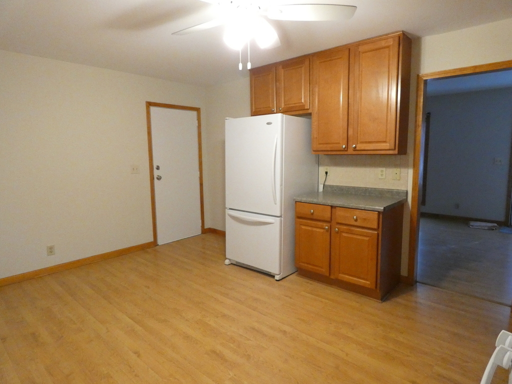 515 Freeman Avenue - Photo 5
