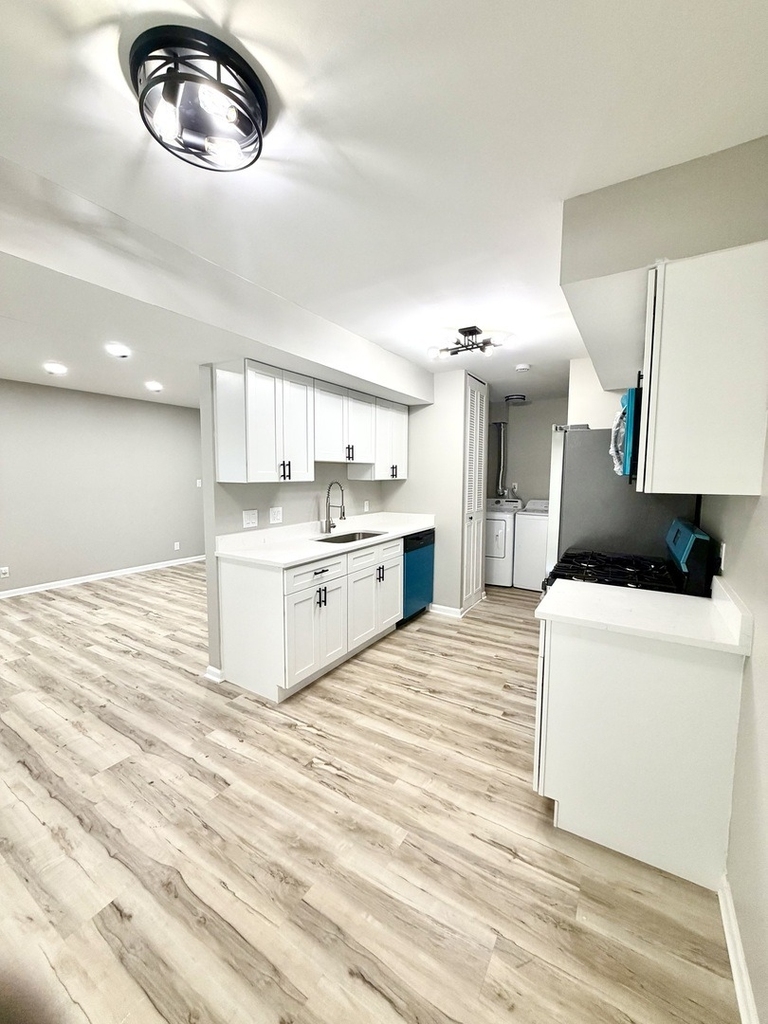 2338 Carnation Drive - Photo 3
