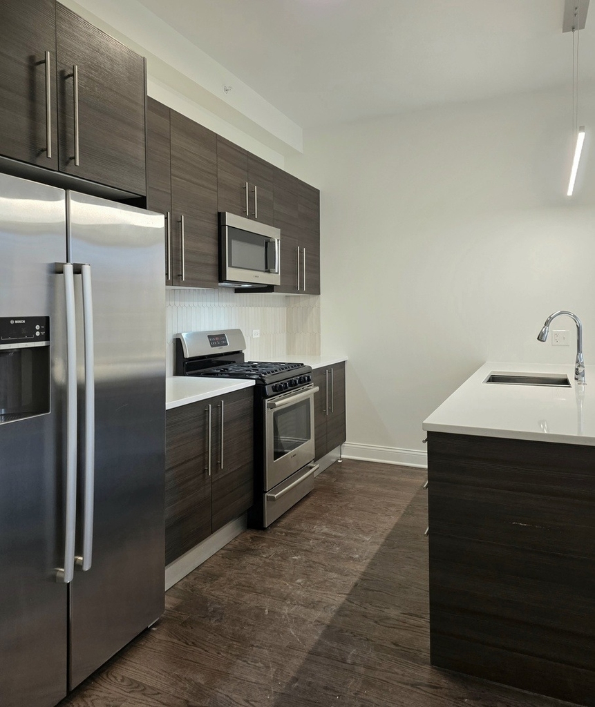 1537 N Orleans Avenue - Photo 2