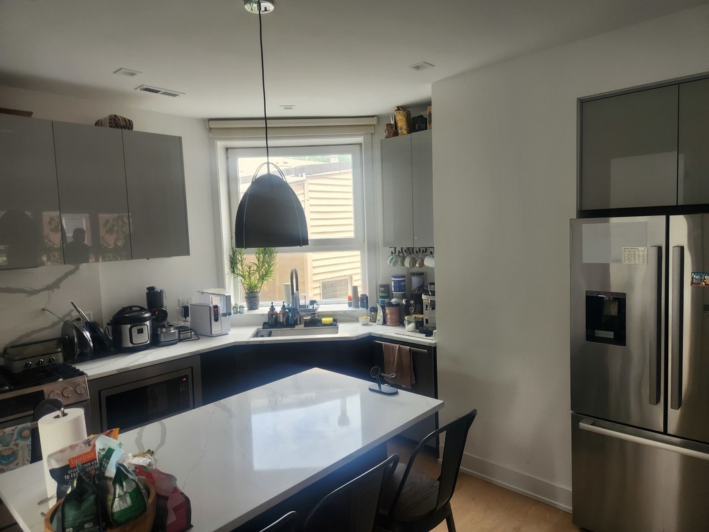 2202 W Race Avenue - Photo 4