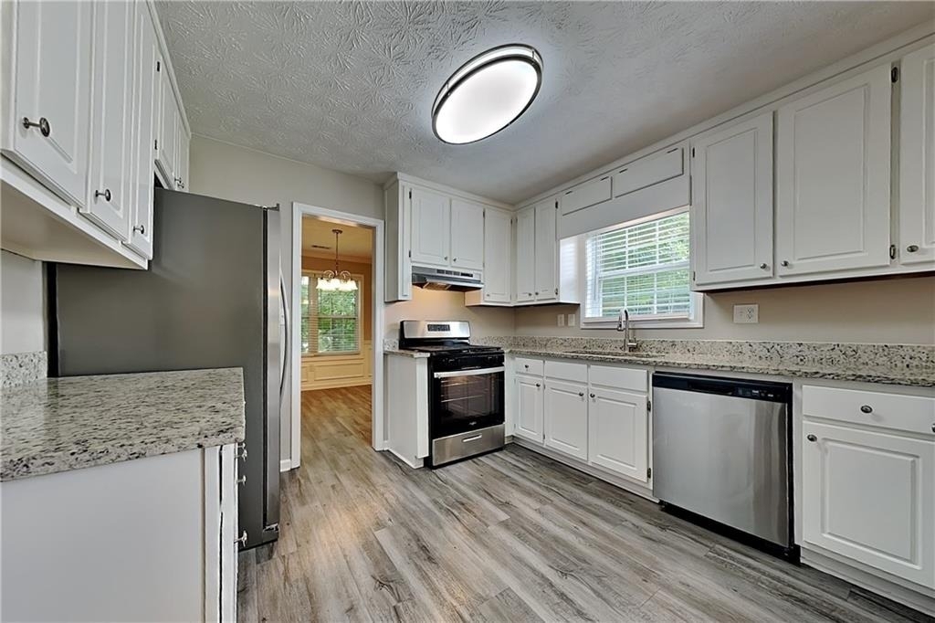 70 Leighs Grove Way - Photo 4