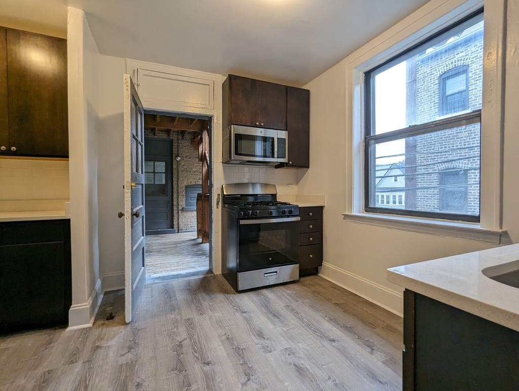 2338 N Spaulding Avenue - Photo 23