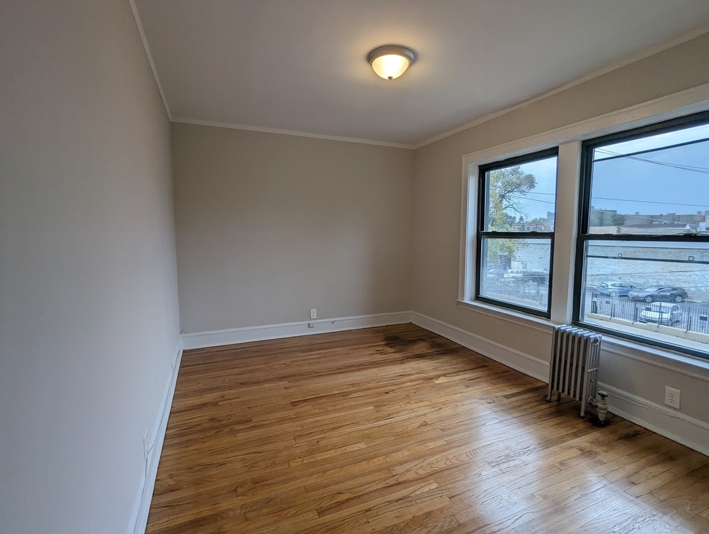2338 N Spaulding Avenue - Photo 18