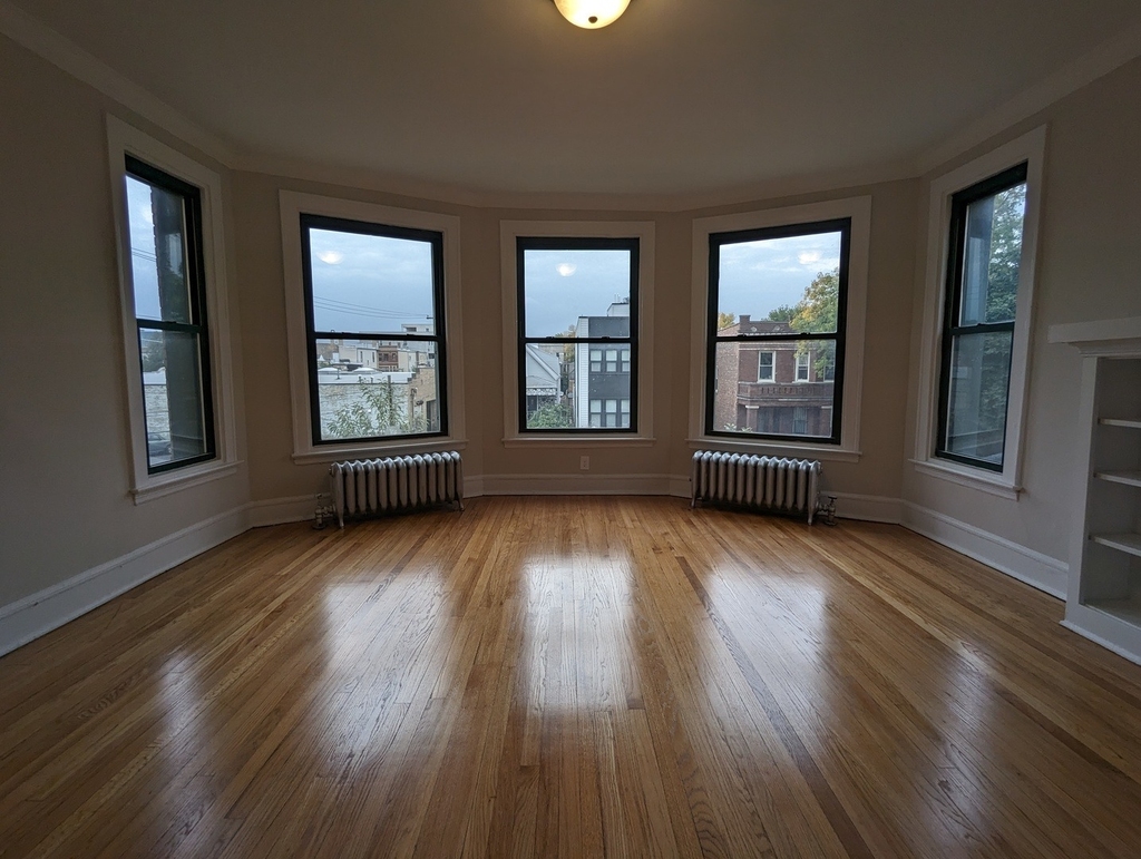 2338 N Spaulding Avenue - Photo 1