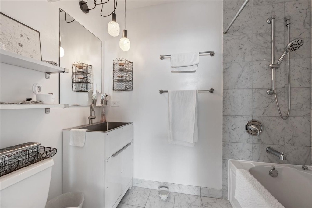 1791 W Howard Street - Photo 15