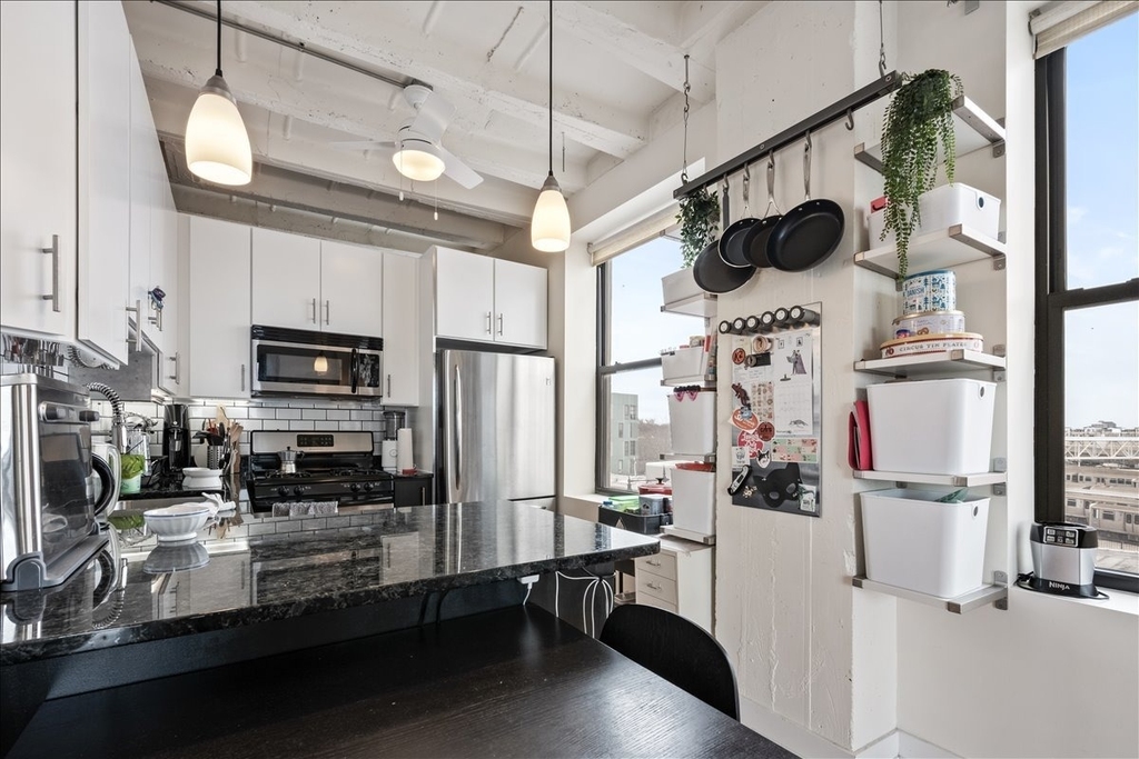 1791 W Howard Street - Photo 8
