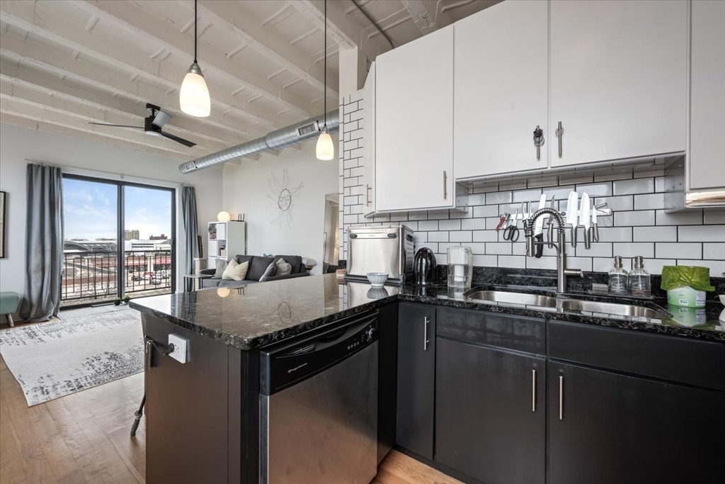 1791 W Howard Street - Photo 10