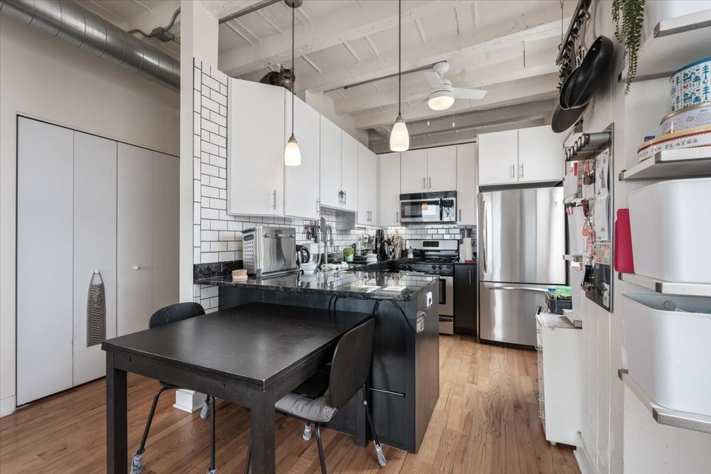 1791 W Howard Street - Photo 9