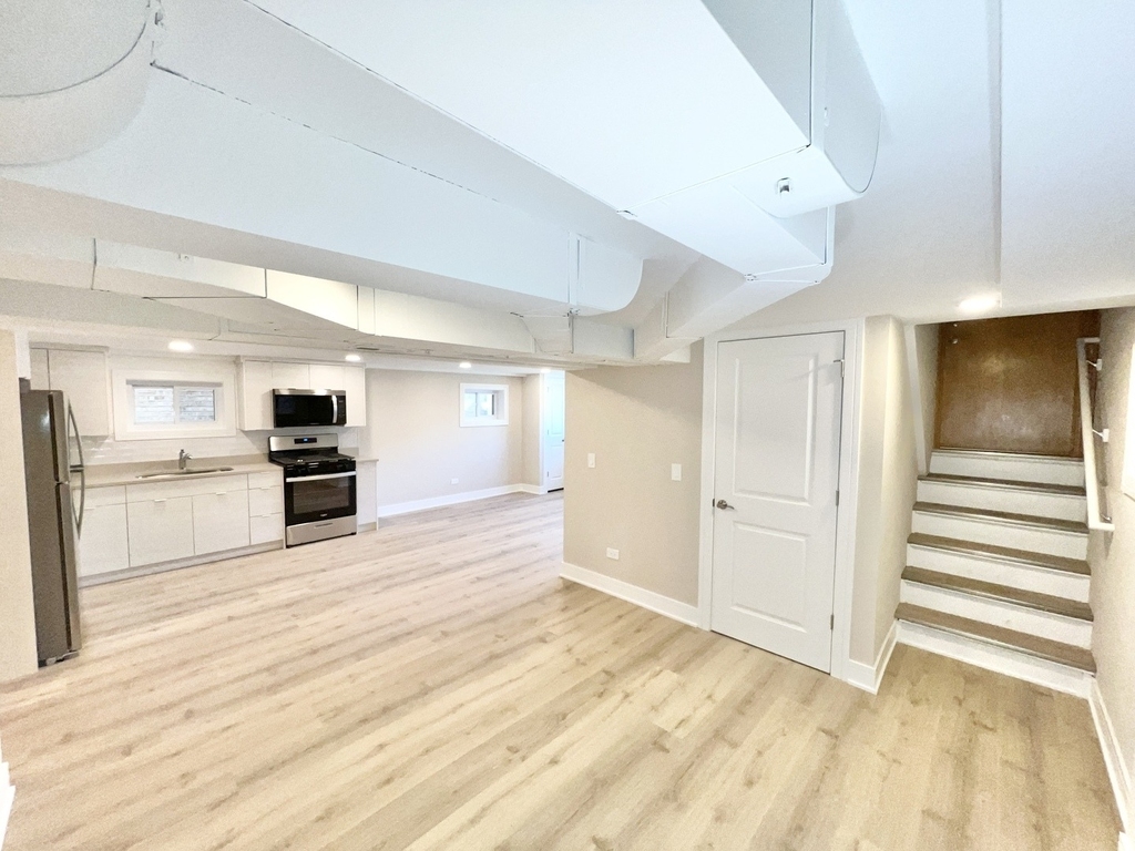 5547 N Central Avenue - Photo 2