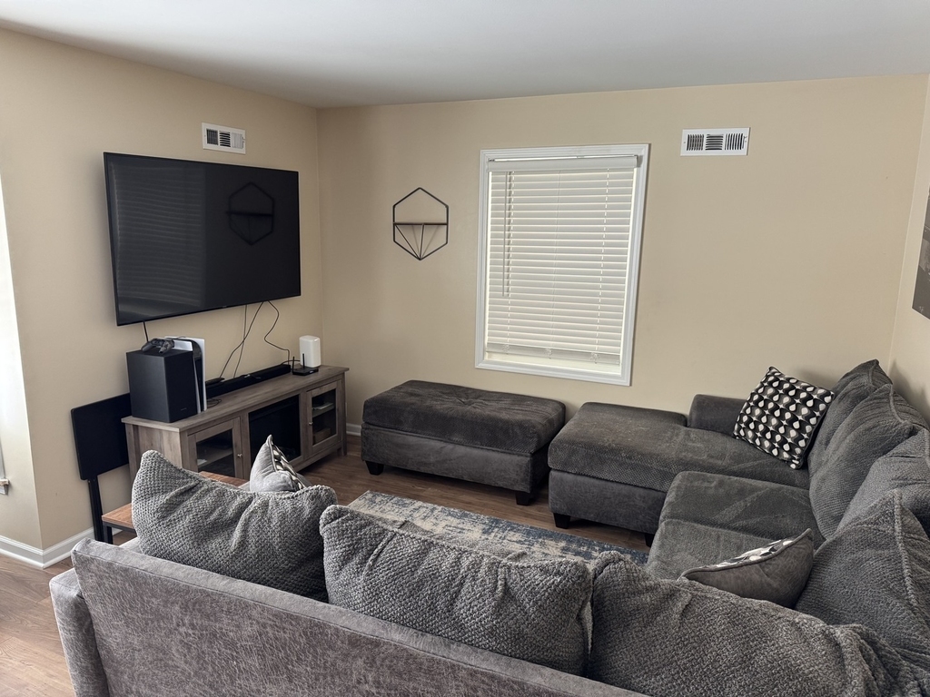 2524 W 109th Place - Photo 2