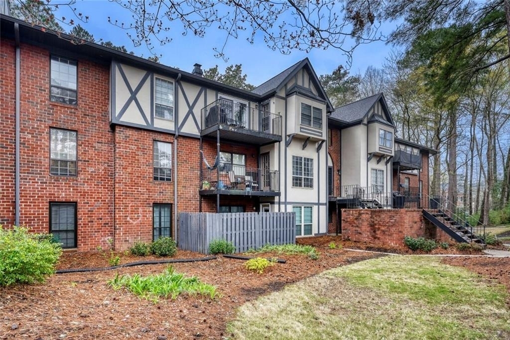 6851 Roswell Road - Photo 29