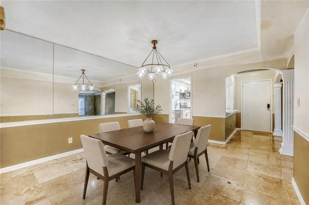 6851 Roswell Road - Photo 2