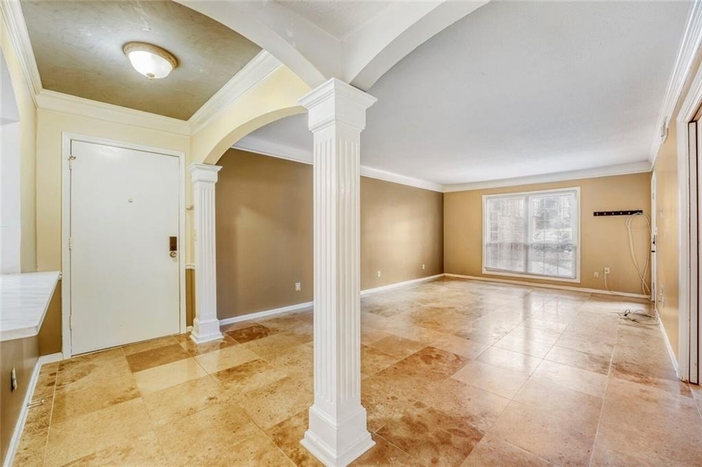 6851 Roswell Road - Photo 10