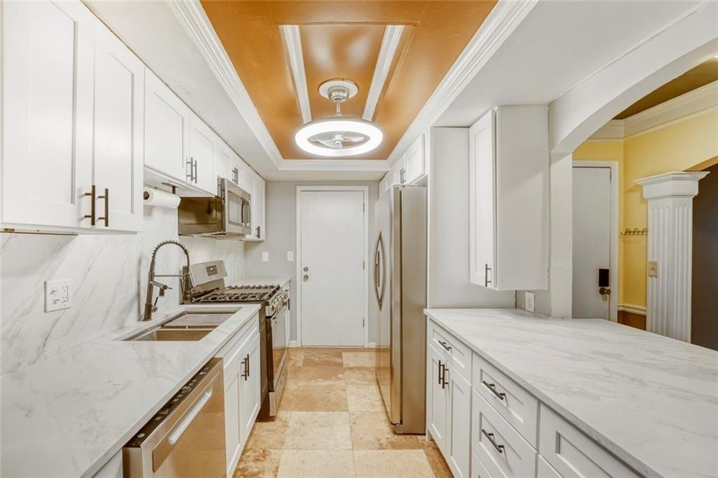 6851 Roswell Road - Photo 11