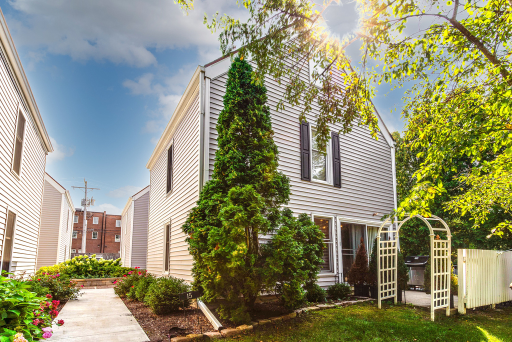 15 E North Avenue - Photo 0