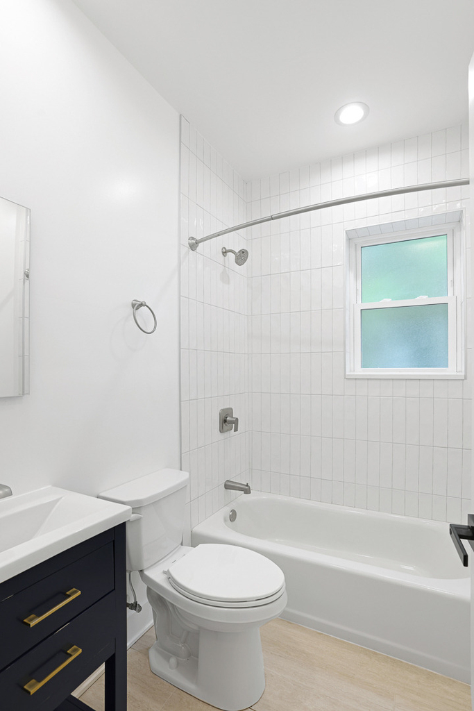 1055 W Pratt Boulevard - Photo 13