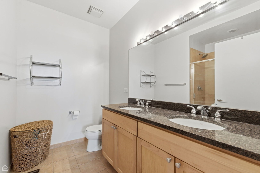 700 N Larrabee Street - Photo 6