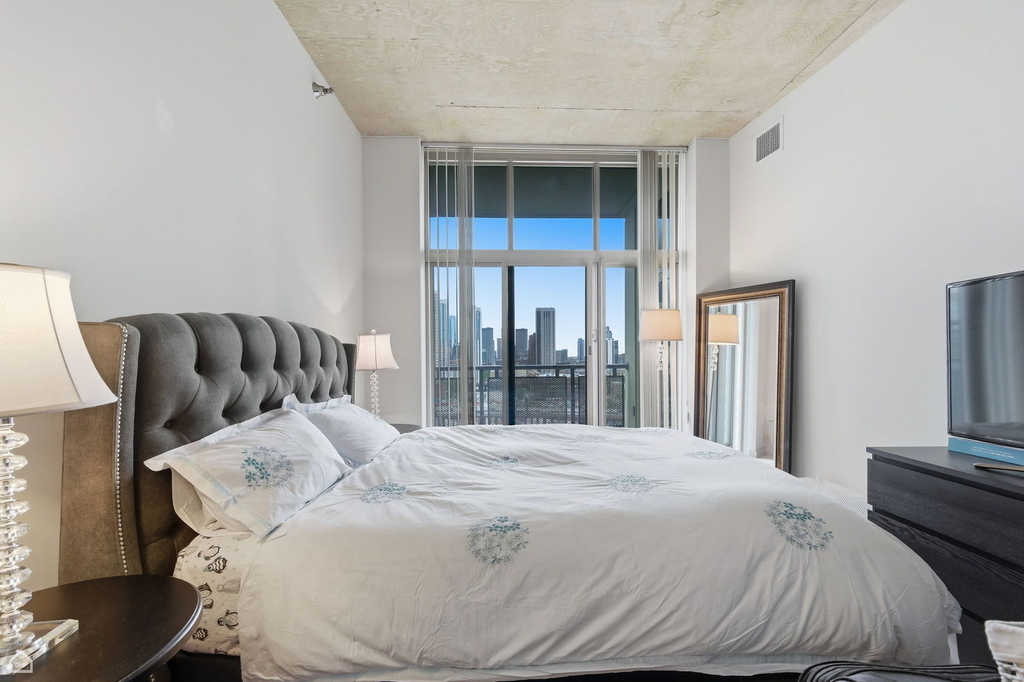 700 N Larrabee Street - Photo 4