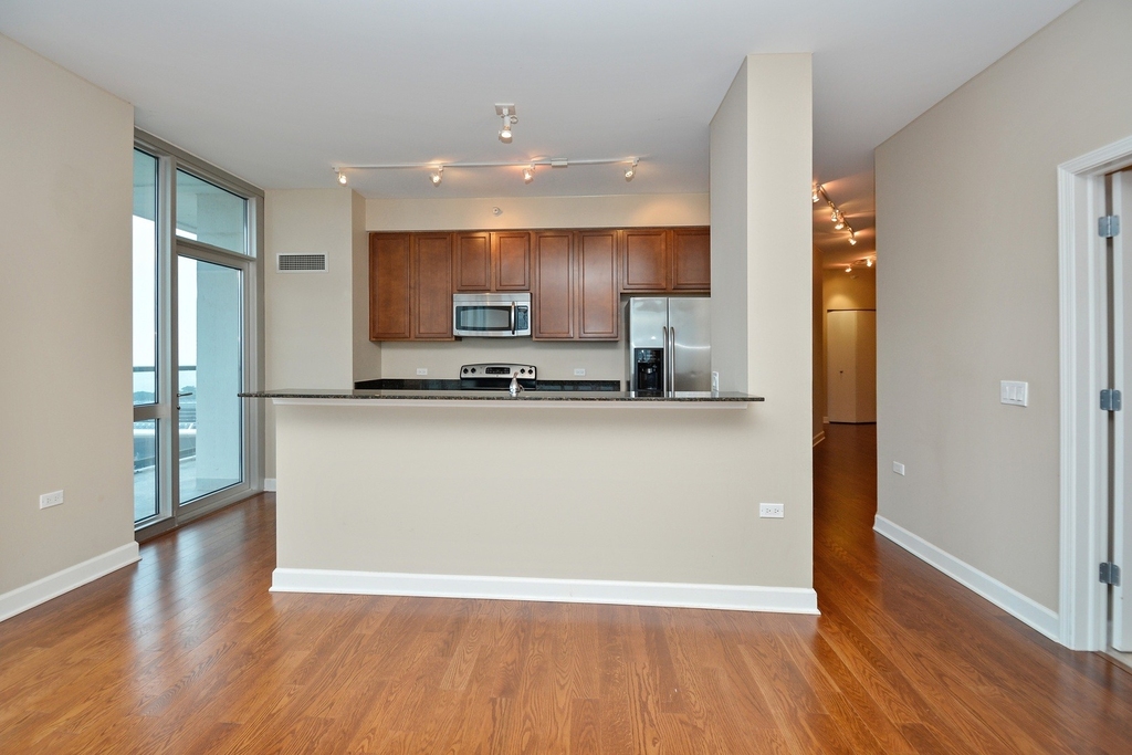 1629 S Prairie Avenue - Photo 4