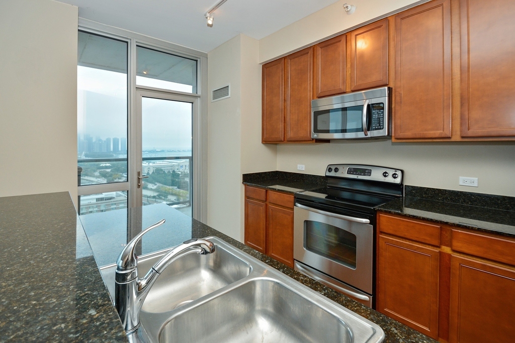 1629 S Prairie Avenue - Photo 5