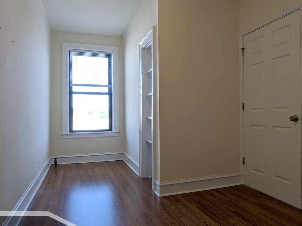 2704 N Sawyer Avenue - Photo 7